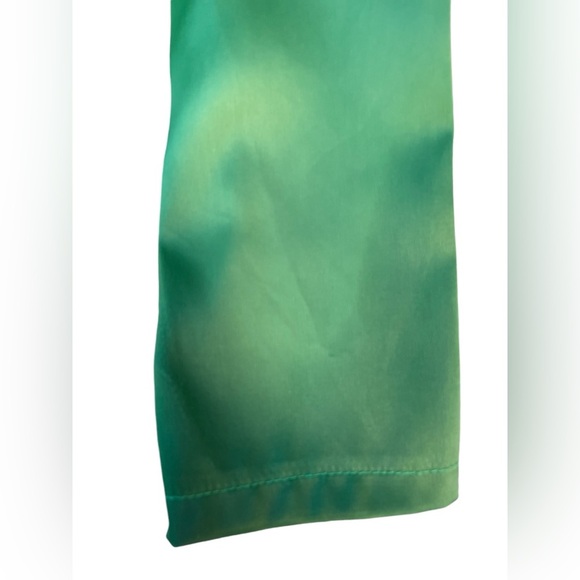 ShowPo women’s wrap around emerald green satin dress size 8 long sleeve prelove - Picture 2 of 5